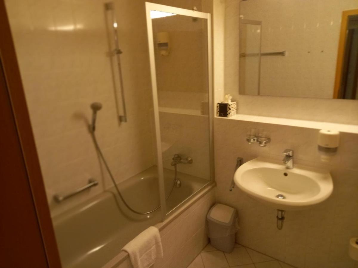 Gutshof Hauber Hotel Dresden Room photo